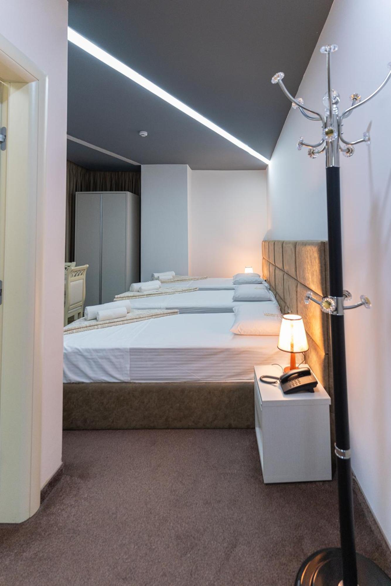 Alko Hotel Shkodër Habitación foto